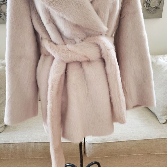 Love Token BENTLEY FAUX FUR TIE WRAP JACKET - Picture 9 of 16